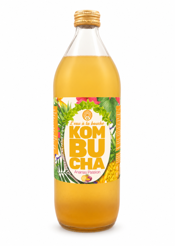 Kombucha Ananas Passion L’eau à la bouche, bouteille 1 L sur fond blanc